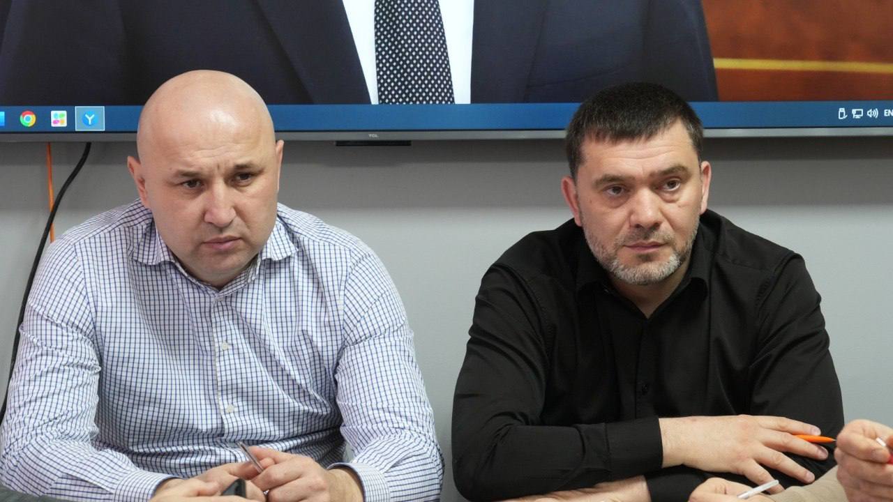 В администрации Махачкалы под председательством первого заместителя главы города Наримана Батырбиева состоялось очередное заседание рабочей группы В администрации Махачкалы под председательством первого заместителя главы города Наримана Батырбиева состоялось очередное заседание рабочей группы