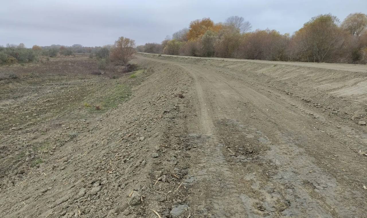 Защита от наводнений: в Дагестане завершен капремонт трех участков водооградительных валов на реке Терек Защита от наводнений: в Дагестане завершен капремонт трех участков водооградительных валов на реке Терек