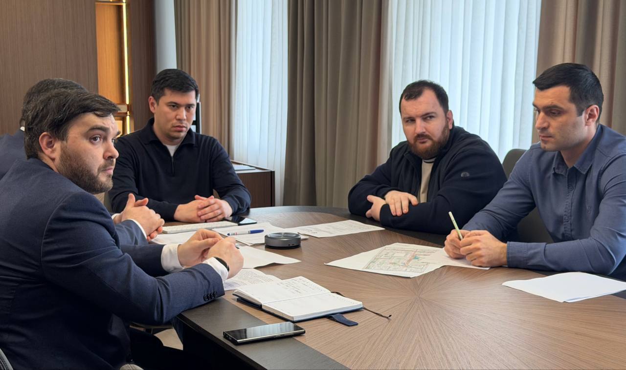 В Минстрое Дагестана обсудили реализацию проекта комплексного развития территории «Ипподром» В Минстрое Дагестана обсудили реализацию проекта комплексного развития территории «Ипподром»