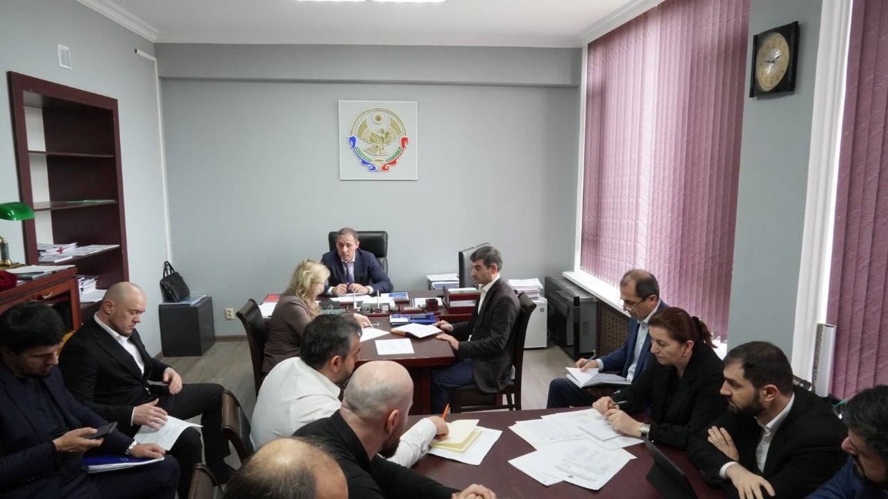 В администрации Махачкалы под председательством первого заместителя главы города Наримана Батырбиева состоялось очередное заседание рабочей группы В администрации Махачкалы под председательством первого заместителя главы города Наримана Батырбиева состоялось очередное заседание рабочей группы