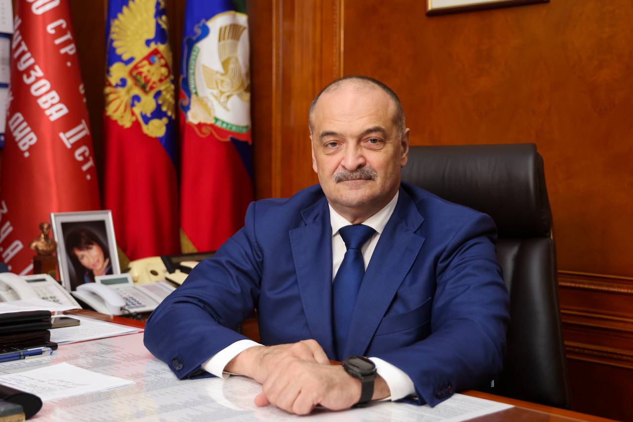 Глава Дагестана Сергей Меликов поздравил сотрудников и ветеранов с Днем войск национальной гвардии Российской Федерации!