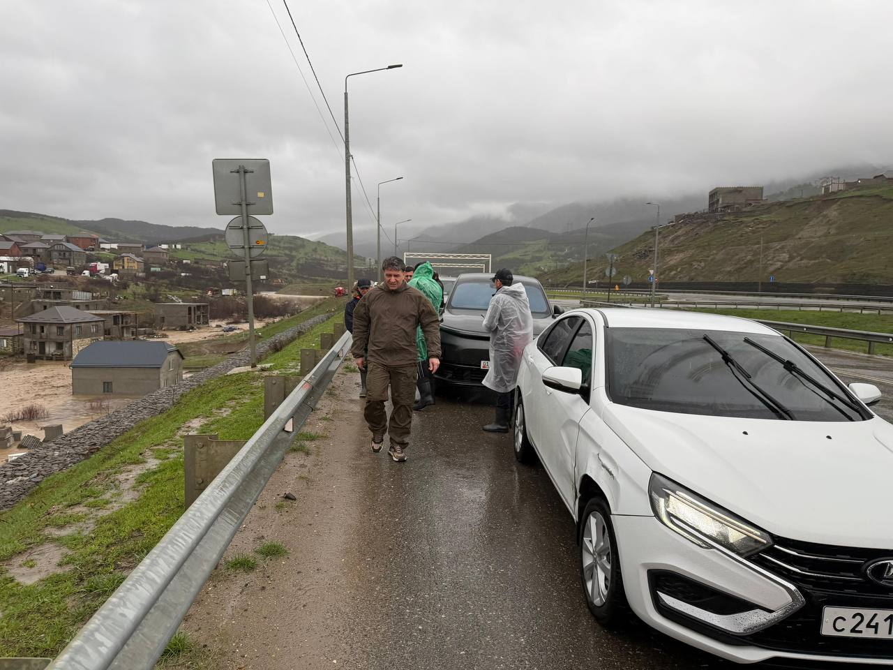 Джамбулат Салавов: Уважаемые махачкалинцы!. На протяжении всей ночи в городе наблюдались аномальные осадки, в результате чего в ряде районов зафиксированы подтопления Джамбулат Салавов: Уважаемые махачкалинцы!. На протяжении всей ночи в городе наблюдались аномальные осадки, в результате чего в ряде районов зафиксированы подтопления