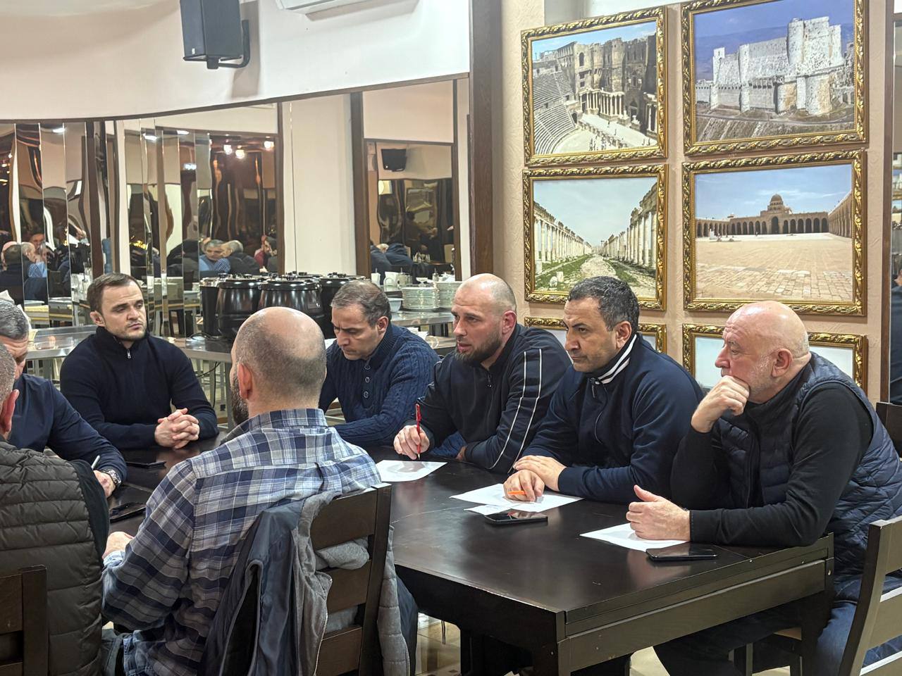 Первые заместители главы города Махачкалы Нариман Батырбиев и Гаджимурад Муртузалиев совместно с председателем городского Собрания депутатов столицы Хиби Алиевым провели рабочее совещание с руководителями и ответственными...