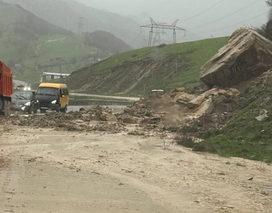 В Дагестане изза непогоды и природных явлений закрыто движение на нескольких участках дорог