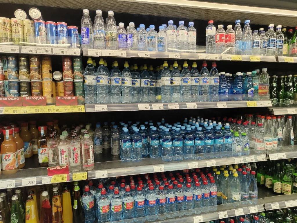 В Дагестане проверяют цены на питьевую воду в сетевых магазинах