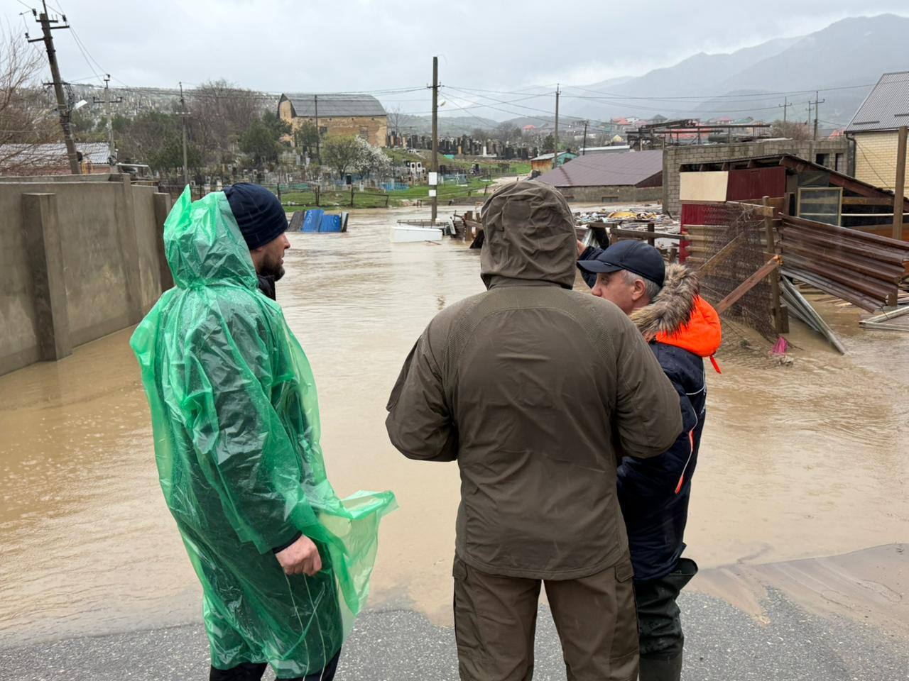 Джамбулат Салавов: Уважаемые махачкалинцы!. На протяжении всей ночи в городе наблюдались аномальные осадки, в результате чего в ряде районов зафиксированы подтопления Джамбулат Салавов: Уважаемые махачкалинцы!. На протяжении всей ночи в городе наблюдались аномальные осадки, в результате чего в ряде районов зафиксированы подтопления
