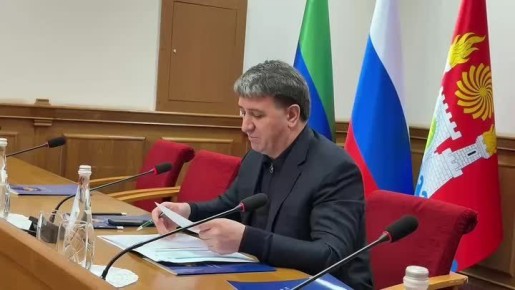 Мэр Махачкалы Джамбулат Салавов провёл заседание комиссии по чрезвычайным ситуациям