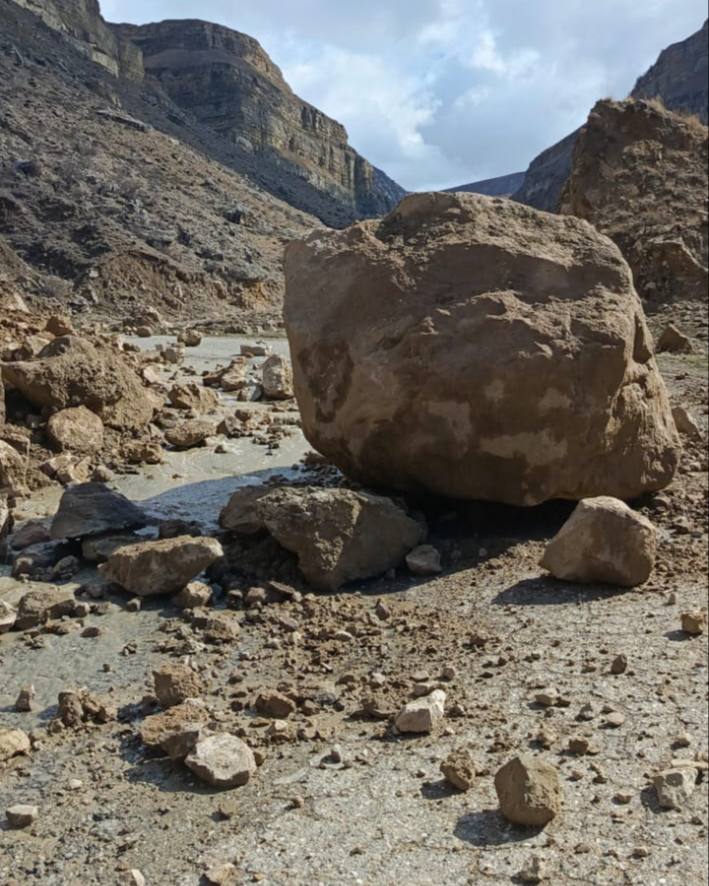 Камнепад на автодороге Аймаки – Гергебиль: организованы работы по расчистке Камнепад на автодороге Аймаки – Гергебиль: организованы работы по расчистке