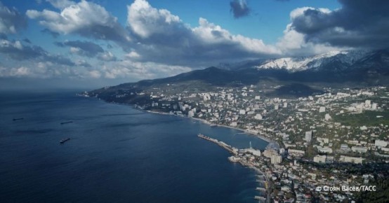 Количество бронирований жилья на российских курортах к летнему отпуску увеличилось на 15% по сравнению с февралем, сообщили в "Суточно.ру"