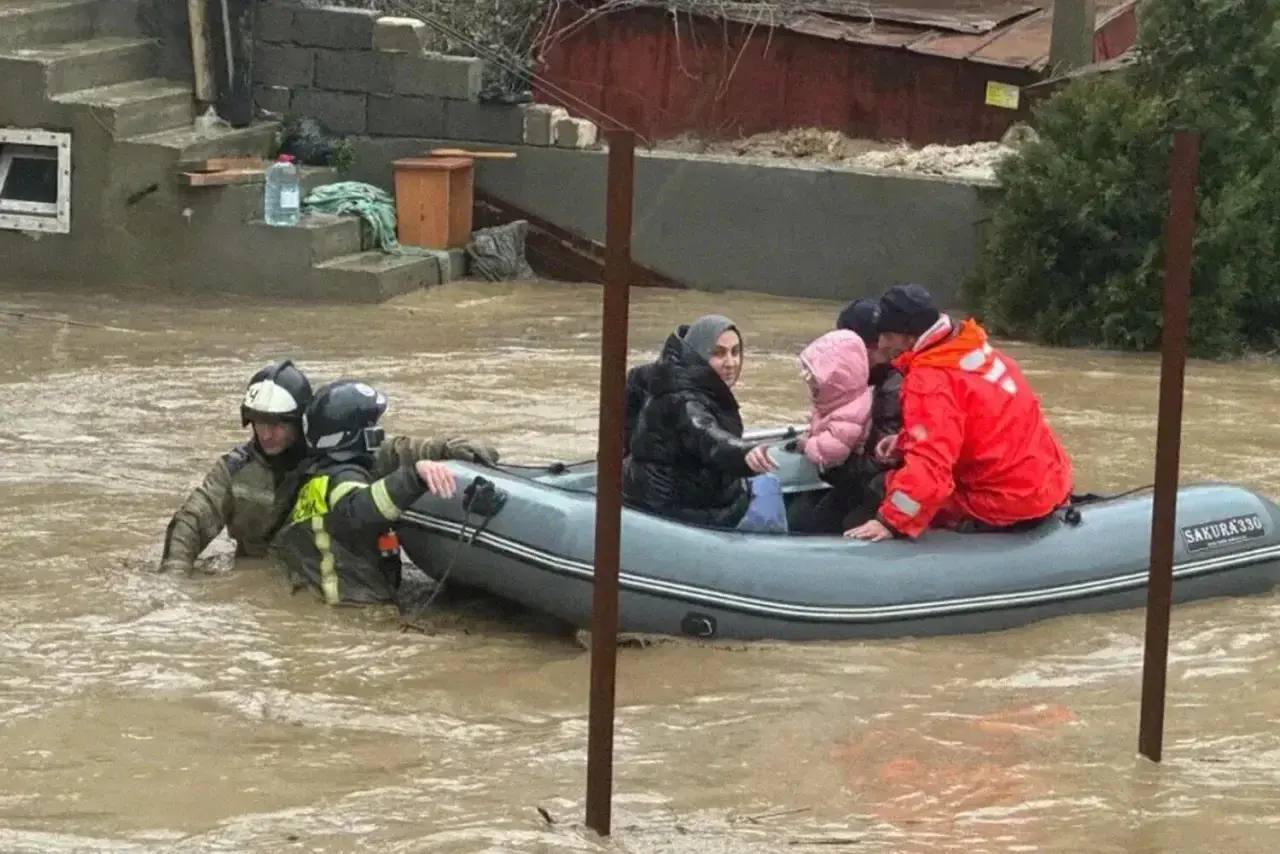 Татьяна Москалькова: Постоянно в контакте с Уполномоченным по правам человека в Республике Дагестан Запиром Алхасовым в связи с чрезвычайной ситуацией на территории муниципальных образований Дагестана, вызванной обильными... Татьяна Москалькова: Постоянно в контакте с Уполномоченным по правам человека в Республике Дагестан Запиром Алхасовым в связи с чрезвычайной ситуацией на территории муниципальных образований Дагестана, вызванной обильными...
