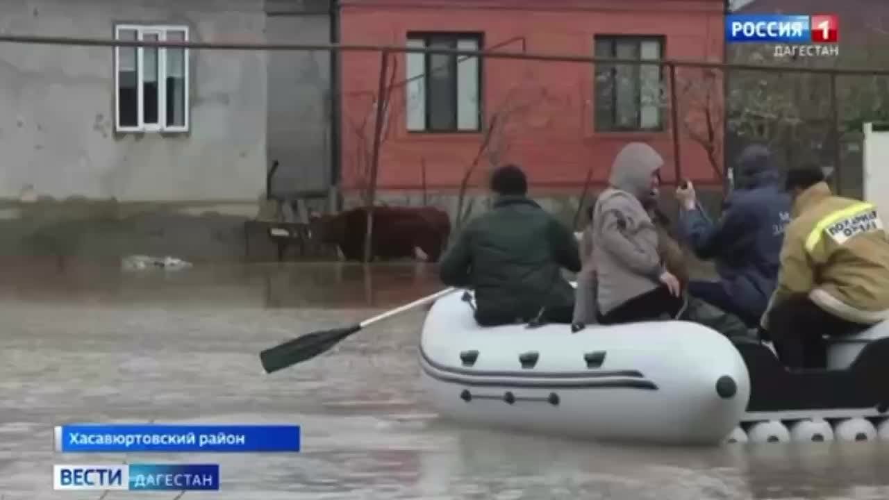 В Хасавюртовском районе из-за сильных ливней подтоплены жилые дома и дороги сразу в нескольких сёлах