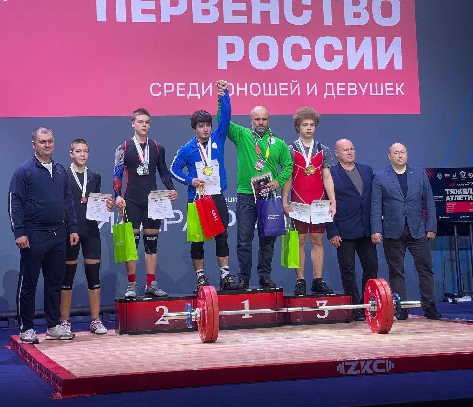 Дагестанский штангист обновил рекорд России Дагестанский штангист обновил рекорд России