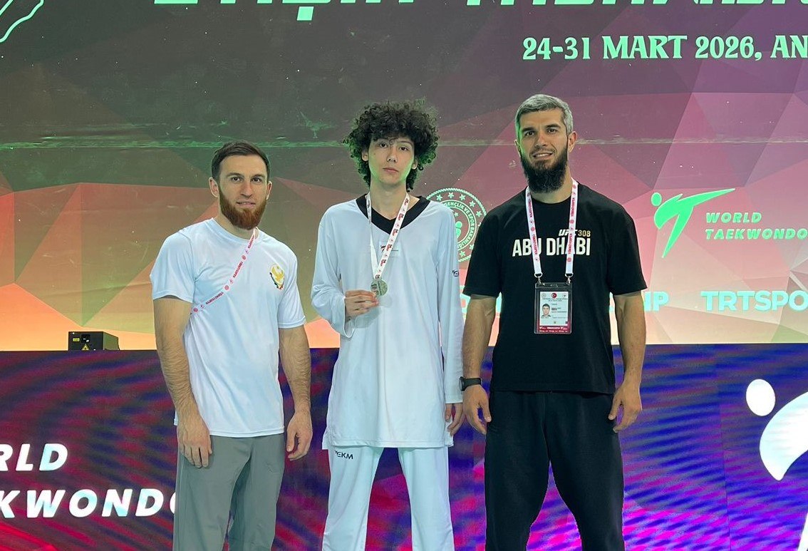 Дагестанский спортсмен Умахан Наврузалиев завоевал серебряную медаль международного рейтингового турнира по тхэквондо, прошедшего в Анталье (Турция)
