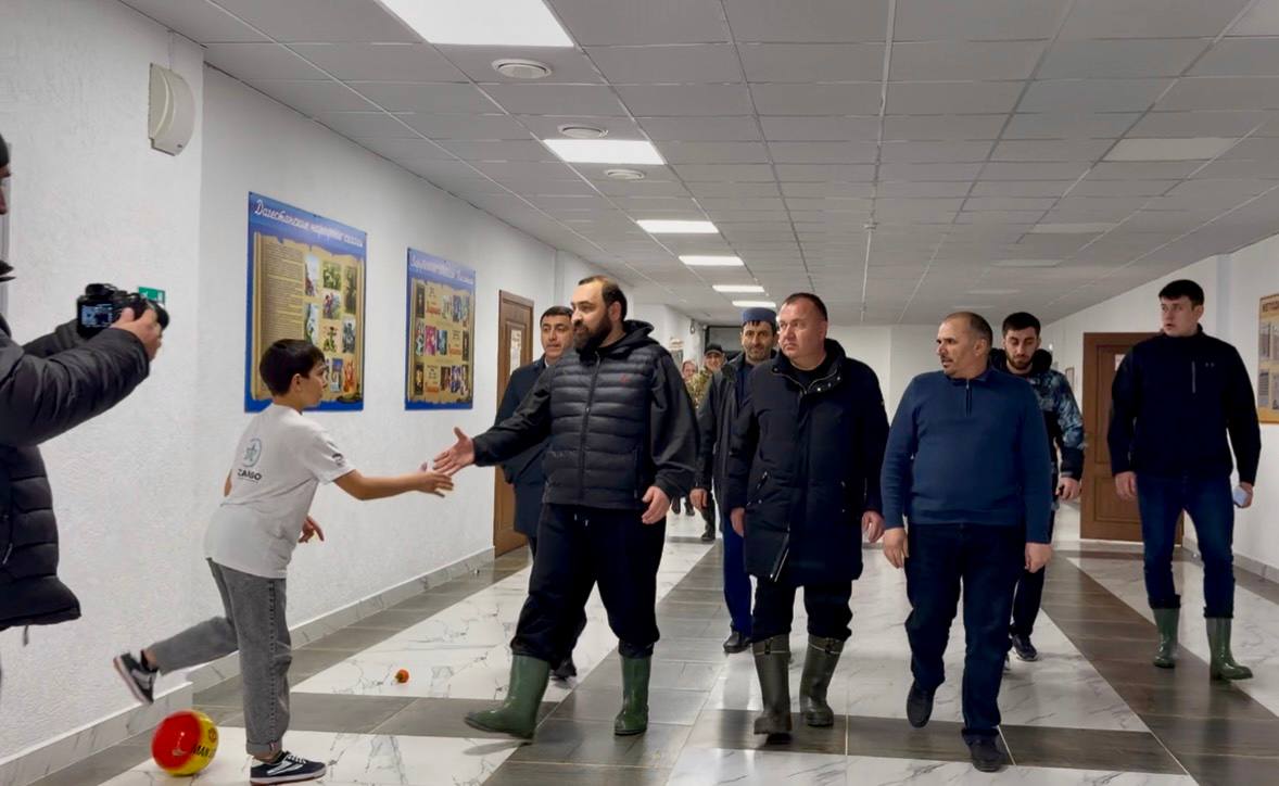 Депутат Государственной Думы Султан Хамзаев посетил Хасавюртовский район Депутат Государственной Думы Султан Хамзаев посетил Хасавюртовский район