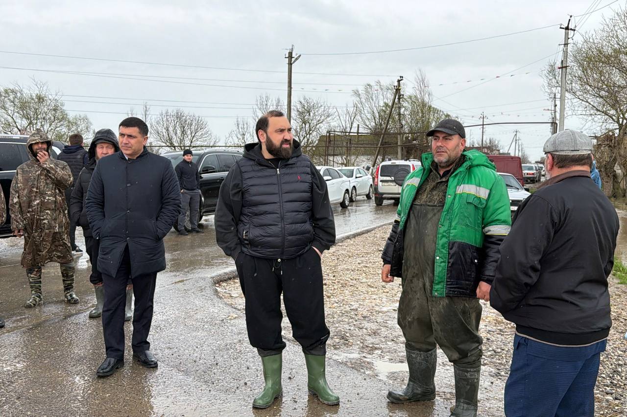Депутат Государственной Думы Султан Хамзаев посетил Хасавюртовский район Депутат Государственной Думы Султан Хамзаев посетил Хасавюртовский район