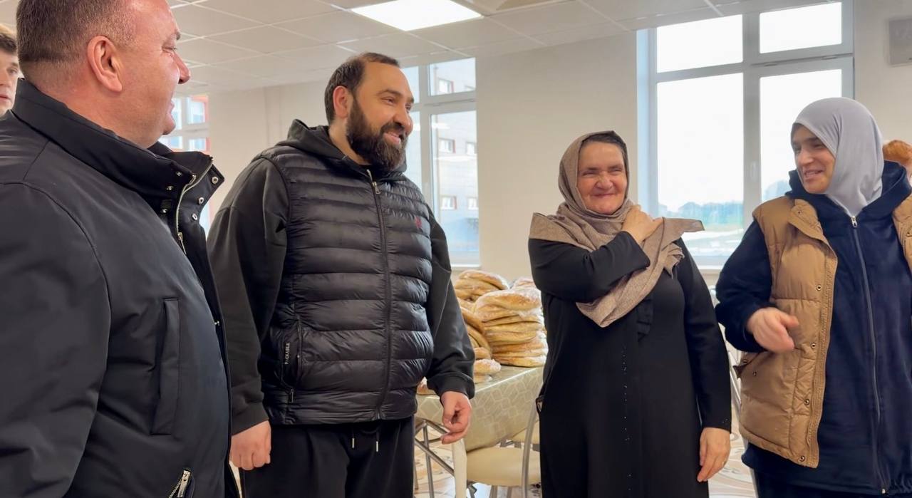 Депутат Государственной Думы Султан Хамзаев посетил Хасавюртовский район Депутат Государственной Думы Султан Хамзаев посетил Хасавюртовский район