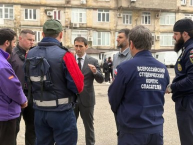Сегодня вместе с депутатом Народного Собрания Республики Дагестан, руководителем «Бессмертного полка» в республике Маратом Алияровым посетили Управление по делам ГО и ЧС города Махачкалы, где базируется оперативная группа...