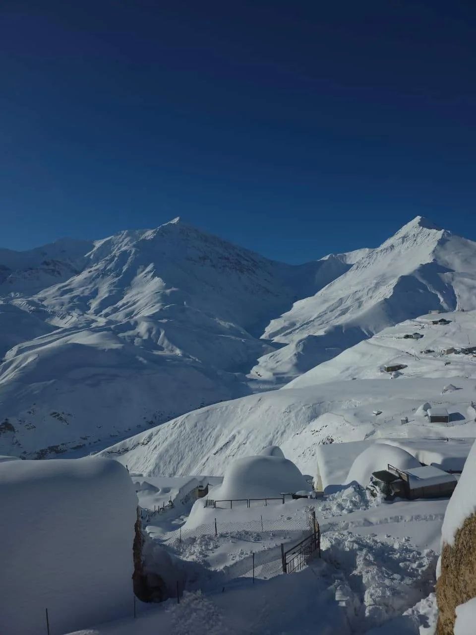 Депутат НС РД Фирудин Раджабов взял на контроль вопросы электроснабжения и газоснабжения, а также расчистки улиц в Докузпаринском районе, где недавно выпал обильный снег Депутат НС РД Фирудин Раджабов взял на контроль вопросы электроснабжения и газоснабжения, а также расчистки улиц в Докузпаринском районе, где недавно выпал обильный снег