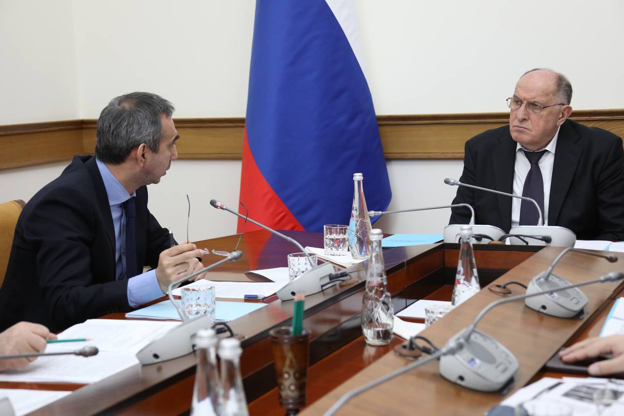 Уважаемый Абдулмуслим Мухудинович! От всей команды Минимущества Дагестана примите искренние Уважаемый Абдулмуслим Мухудинович! От всей команды Минимущества Дагестана примите искренние