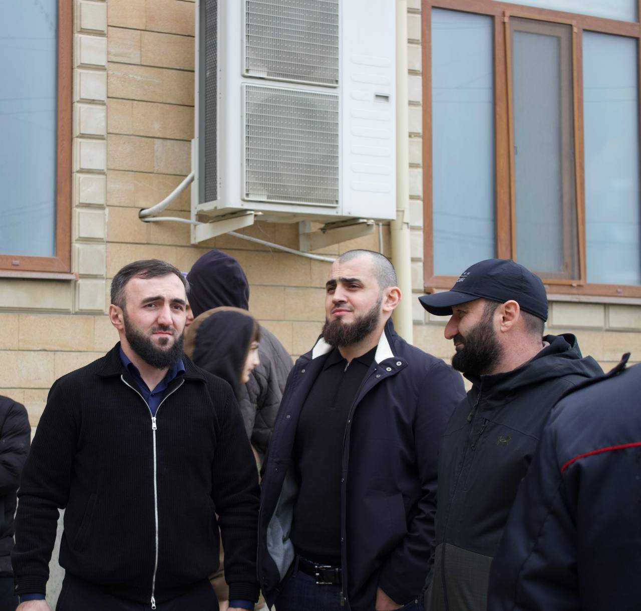 Депутатский корпус направил помощь в пострадавший от подтоплений поселок Новый Хушет г.Махачкалы Депутатский корпус направил помощь в пострадавший от подтоплений поселок Новый Хушет г.Махачкалы