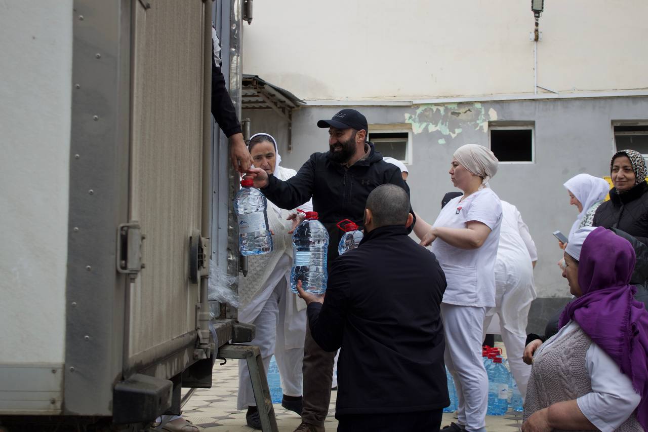 Депутатский корпус Каспийска оказывает помощь в ликвидации последствий подтопления Депутатский корпус Каспийска оказывает помощь в ликвидации последствий подтопления