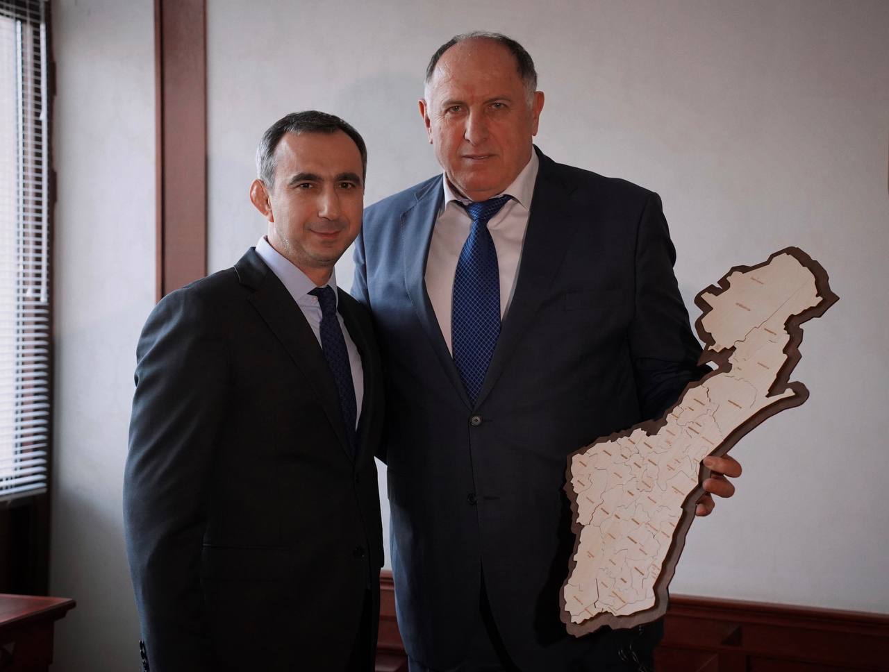 Уважаемый Абдулмуслим Мухудинович! От всей команды Минимущества Дагестана примите искренние Уважаемый Абдулмуслим Мухудинович! От всей команды Минимущества Дагестана примите искренние