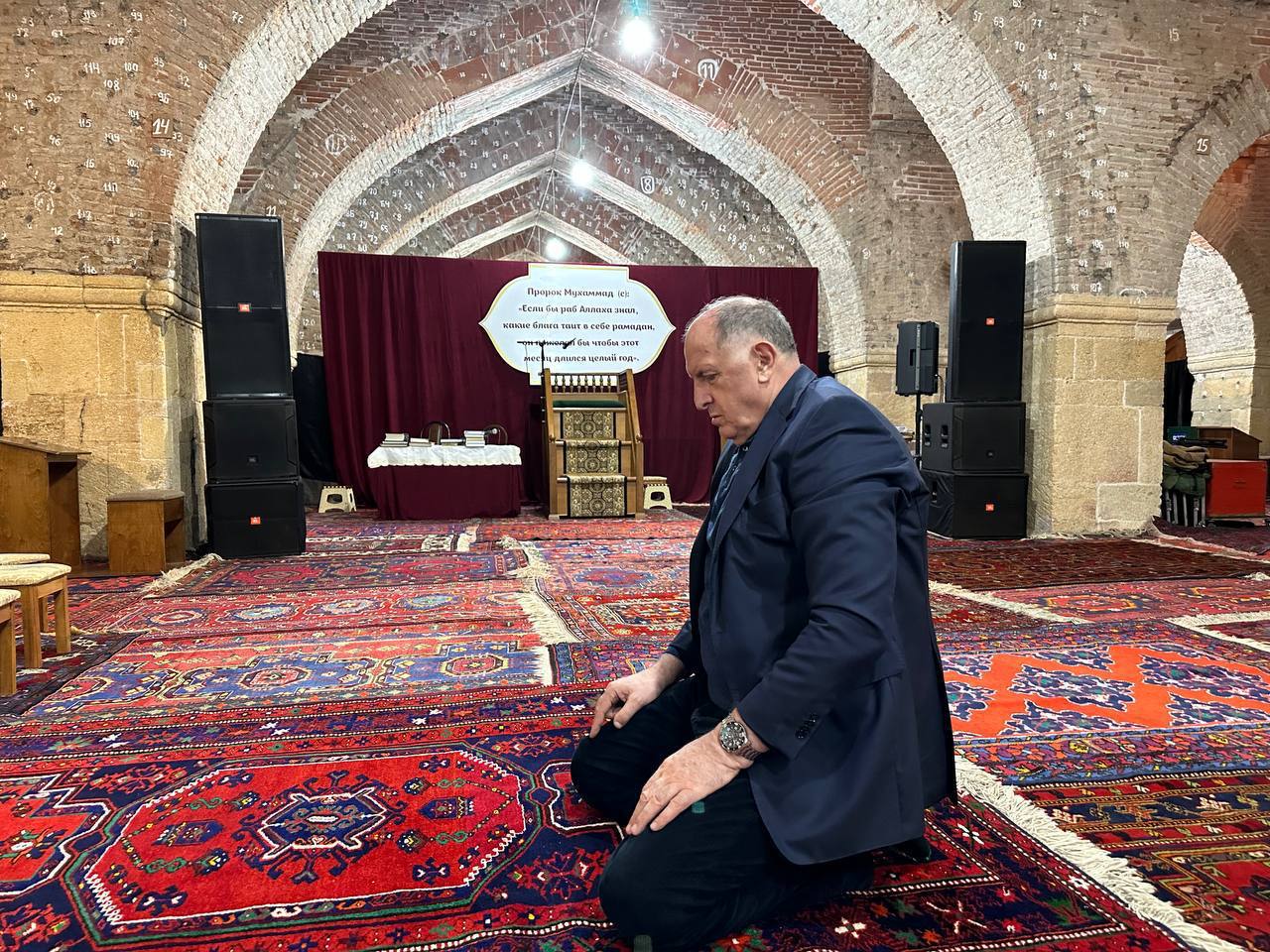 Уважаемый Абдулмуслим Мухудинович! От всей команды Минимущества Дагестана примите искренние Уважаемый Абдулмуслим Мухудинович! От всей команды Минимущества Дагестана примите искренние