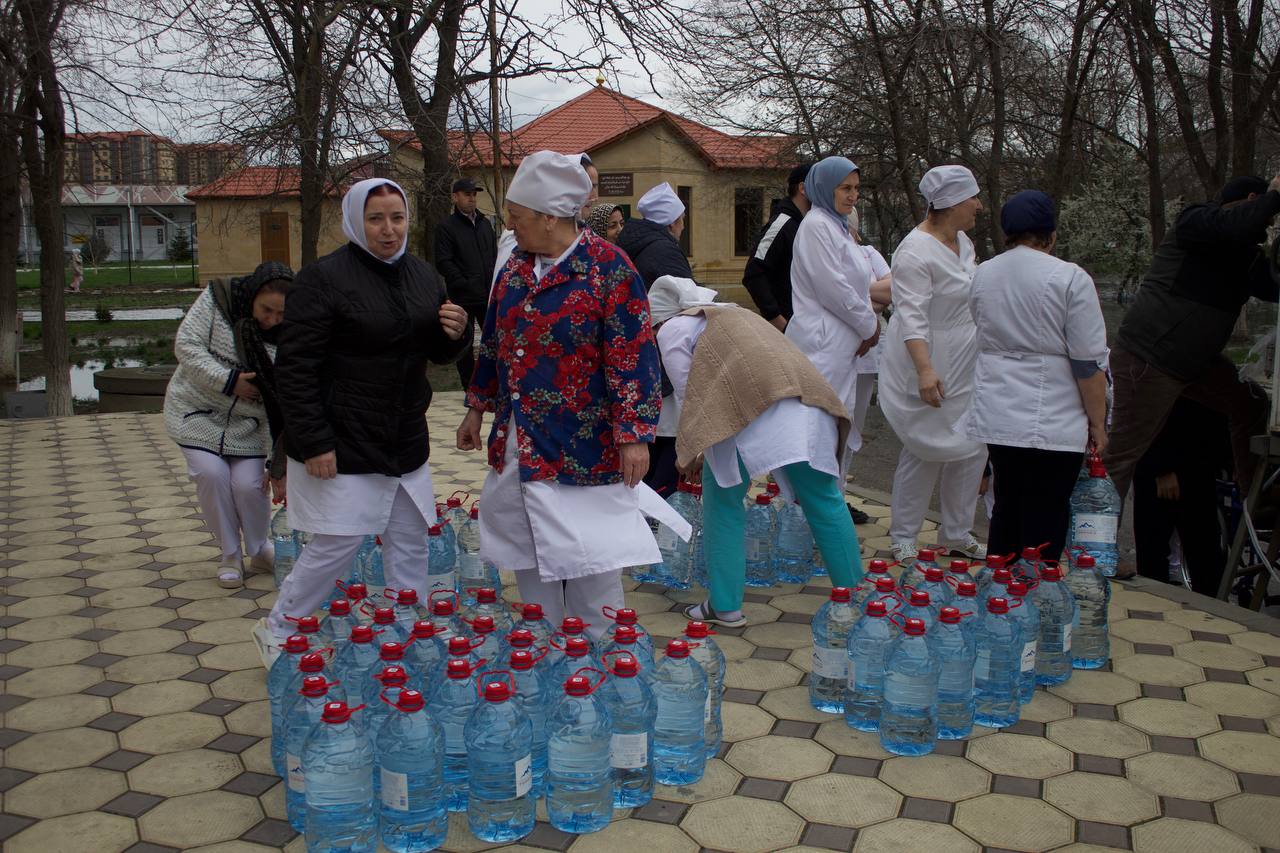 Дорогие каспийчане!. Ситуация с подтоплениями, которая затронула наш город и близлежащие населённые пункты, не оставила меня равнодушным Дорогие каспийчане!. Ситуация с подтоплениями, которая затронула наш город и близлежащие населённые пункты, не оставила меня равнодушным