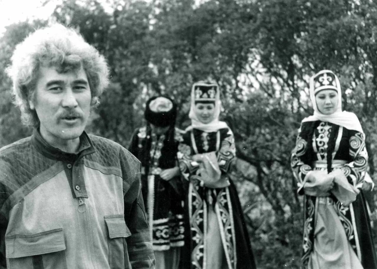 Сегодня исполнилось 75 лет со дня рождения одного из ярчайших представителей дагестанского искусства, первого профессионального ногайского художника Сраждина Самадиновича Батырова (1951 – 1992)