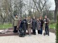 Управление по делам архивов провело субботник в общественном пространстве — сквере им. Фазу Алиевой