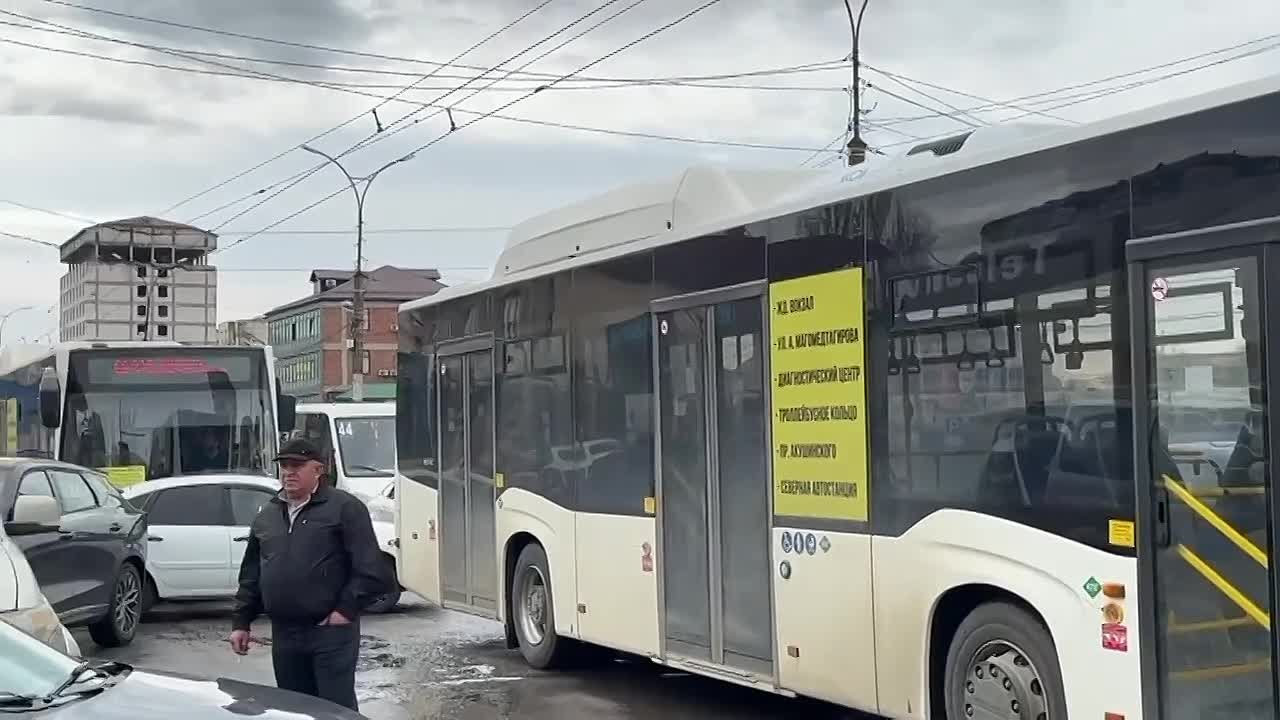На улице Айвазовского продолжаются мероприятия по обеспечению безопасности