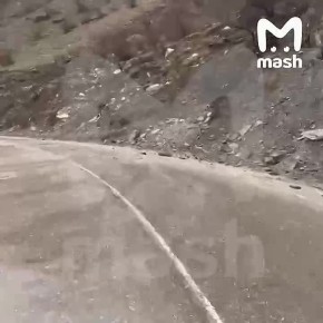 Туристы, планирующие отдых в Дагестане, сдают свои билеты после новостей о наводнении и разрушениях зданий