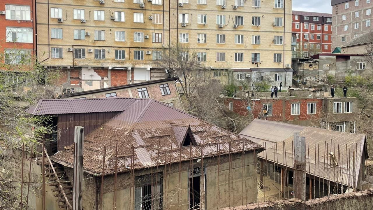 СК назвал причину обрушения жилого дома в Махачкале