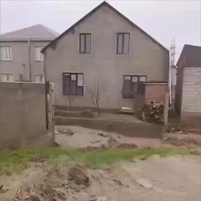 Новый потоп в Дагестане: после ночных ливней потоки грязной воды заливают улицы Махачкалы, Дербента и Дагестанских Огней