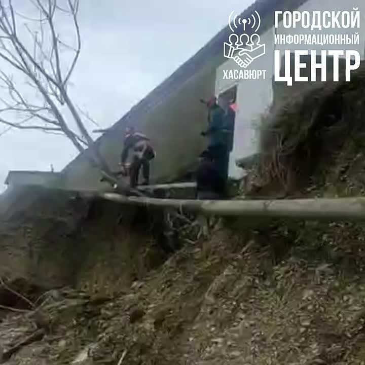 На улице Набережной проводятся работы по предотвращению нарушения функционирования газопровода высокого давления