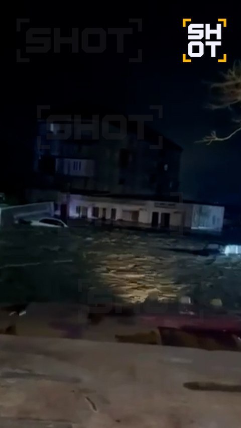 Апокалиптические кадры из дагестанского посёлка Мамедкала Апокалиптические кадры из дагестанского посёлка Мамедкала