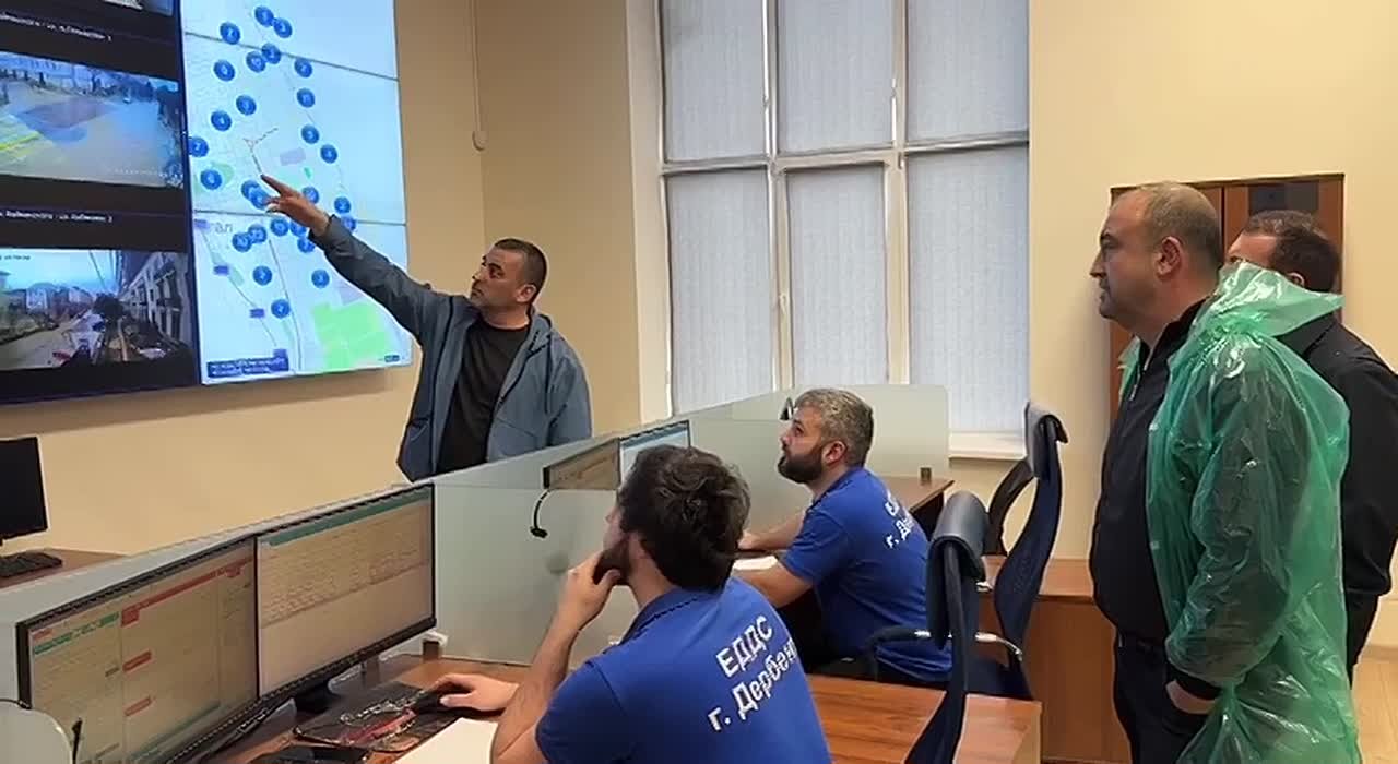 Селевые потоки обрушились на улицы Дербента