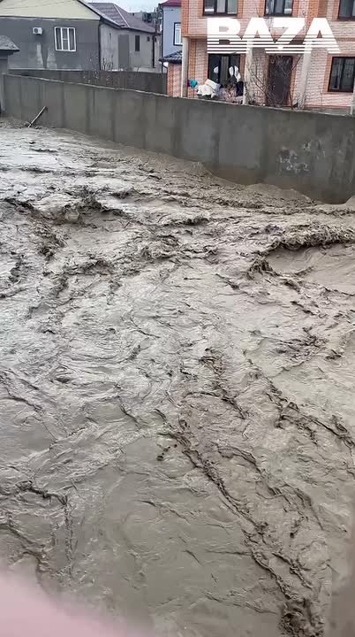 В Дагестане продолжается разрушительное наводнение