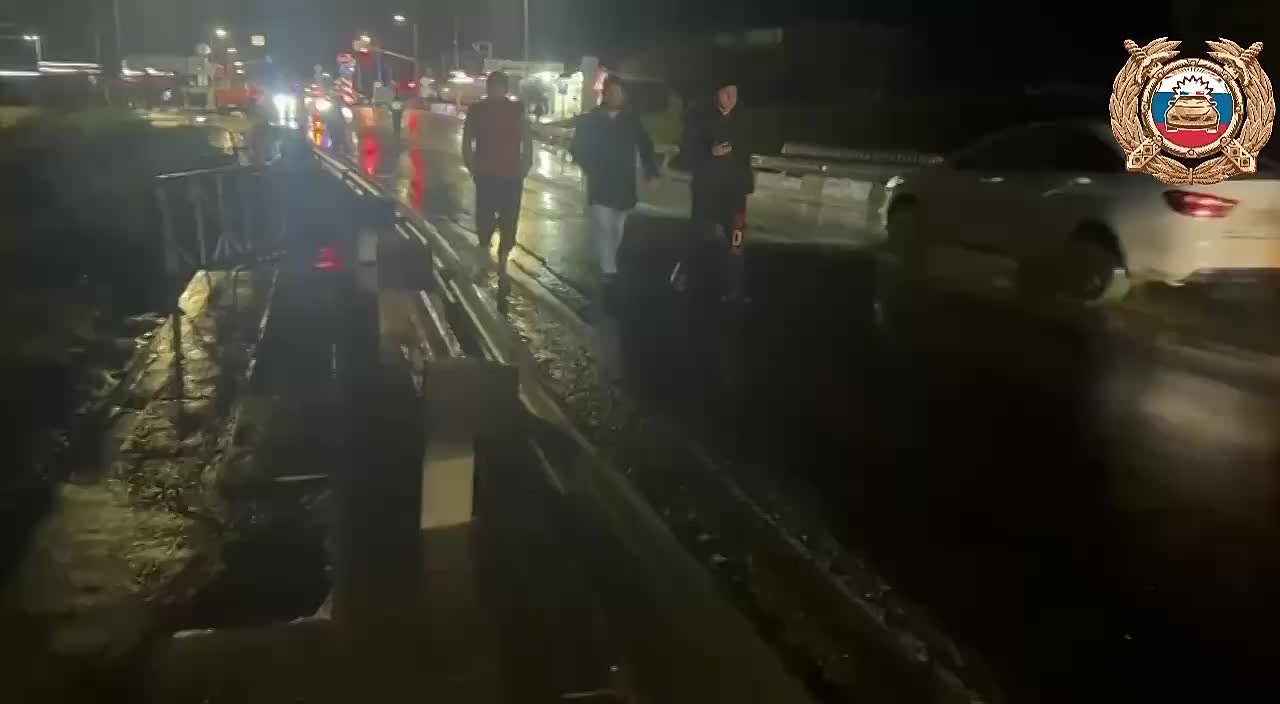 На 917 км федеральной автодороги «Кавказ», в районе пос. Мамедкала, движение возобновлено в обоих направлениях только для легкового транспорта!