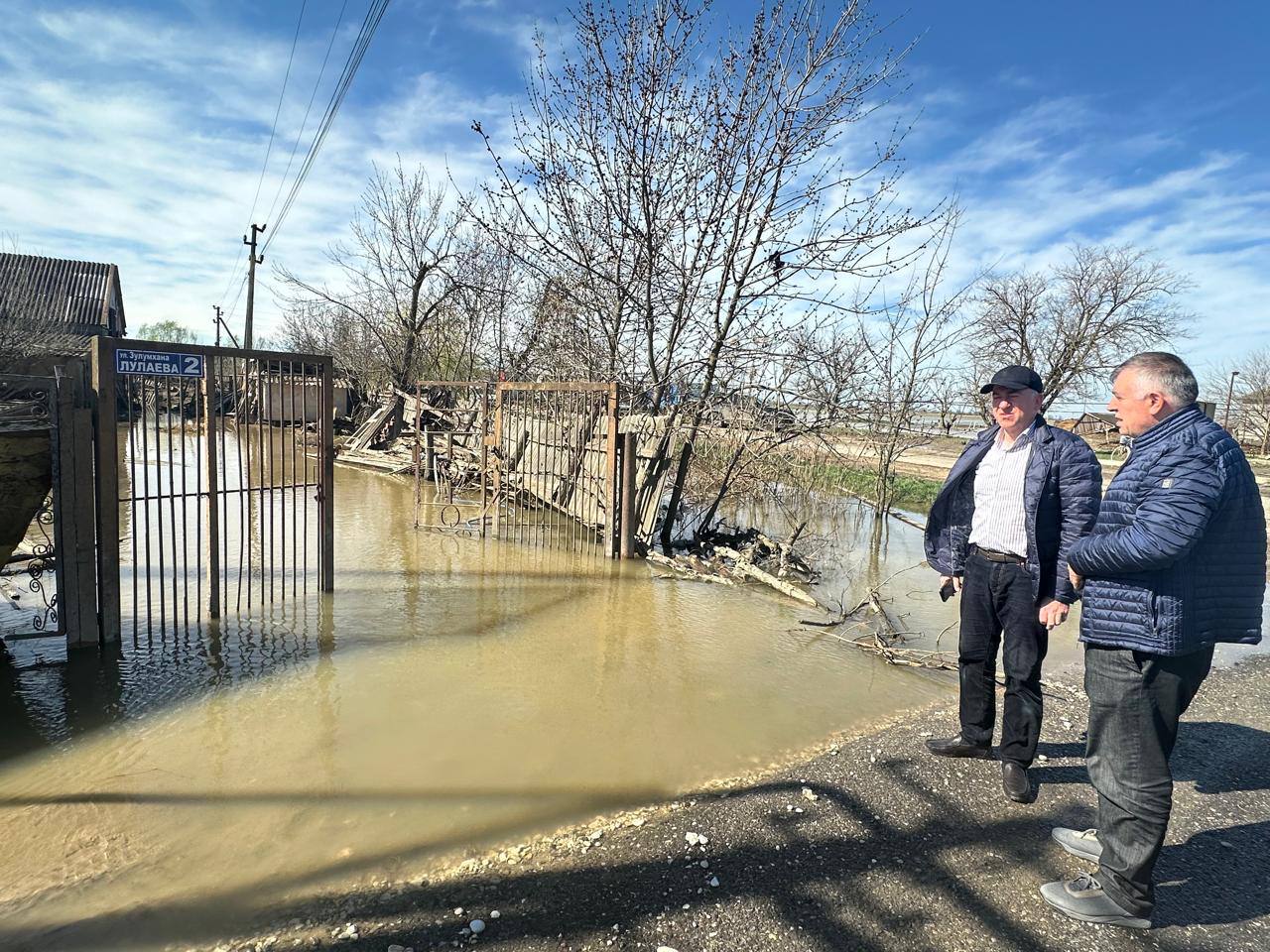 Эпизоотическая ситуация в пострадавших от паводков районах находится на особом контроле Эпизоотическая ситуация в пострадавших от паводков районах находится на особом контроле
