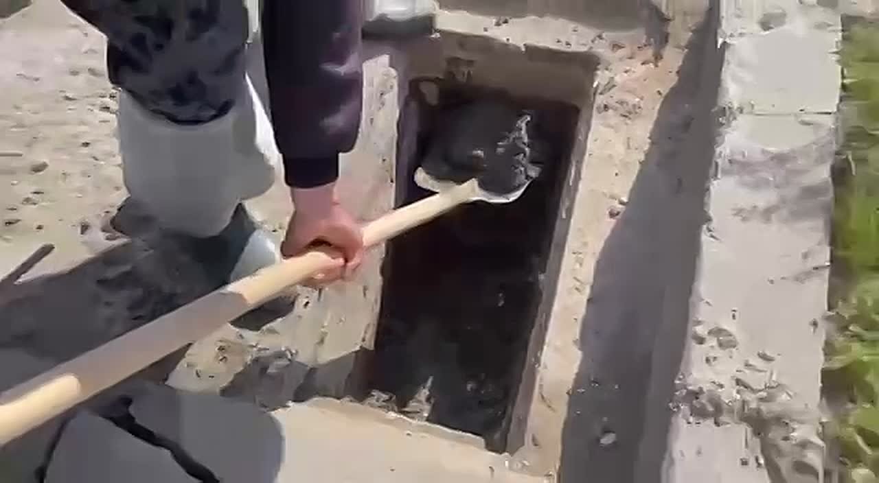 Специалисты МБУ «Благоустройство» проводят очистку ливневых сетей