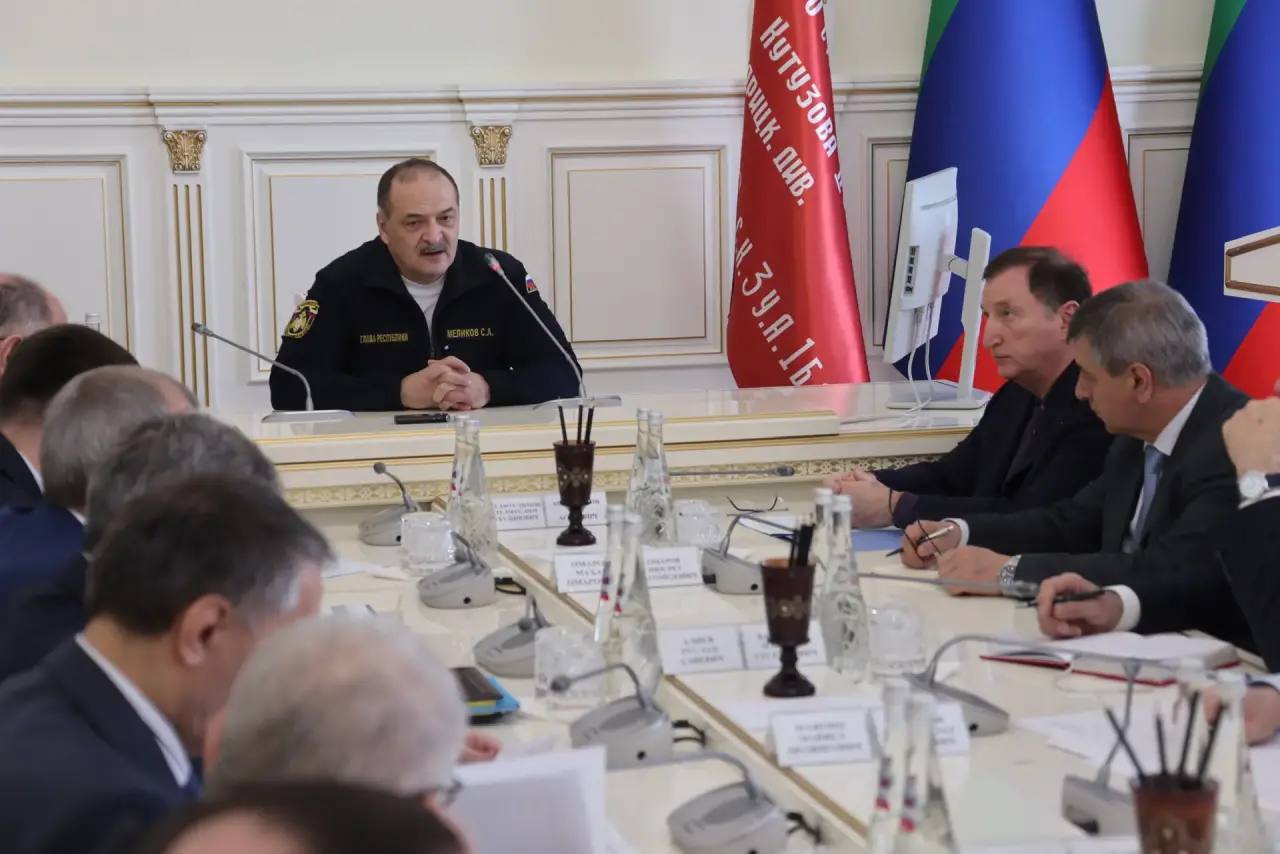 Глава Республики Дагестан Сергей Меликов провел экстренное заседание оперативного штаба по ликвидации последствий чрезвычайной ситуации