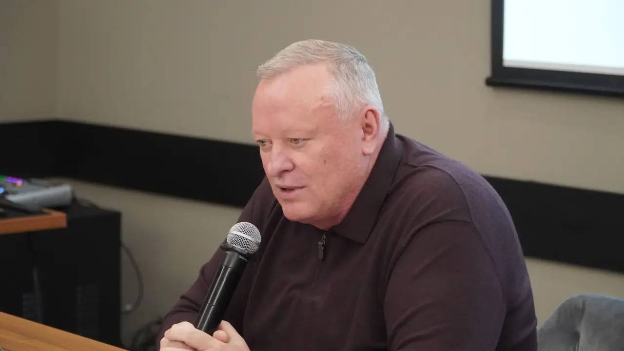 В Каспийске в рамках третьего модуля региональной программы поддержки участников СВО "Доблесть гор" – состоялась лекция на тему "Муниципальное управление: от теории к практике" с целью наладить эффективное взаимодействие...