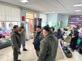 Глава Минтуризма республики Эмин Мерданов посетил пункты временного размещения жителей Дербентского района, пострадавших в результате прорыва земляного вала Геджухского водохранилища