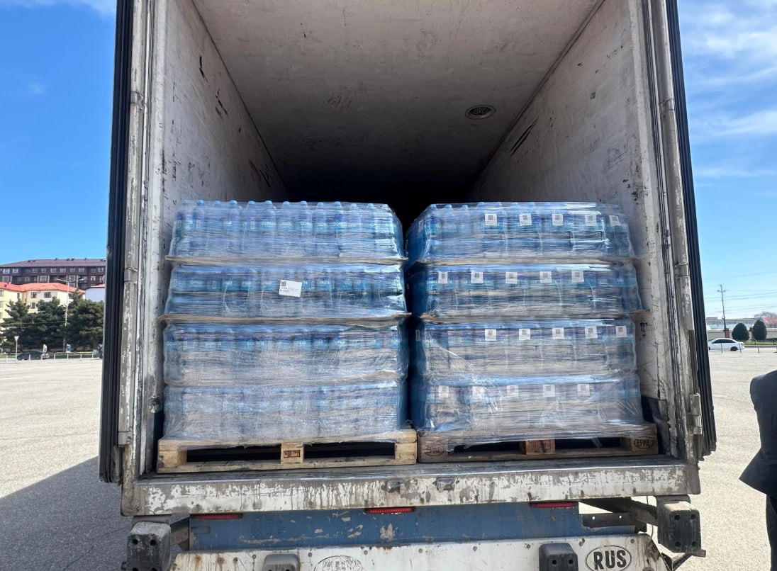 Избербаш отправил 57 тонн воды пострадавшим от потопа муниципалитетам
