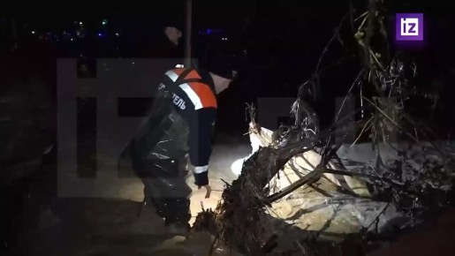 120 спасателей и волонтёры ищут двоих людей, унесённых течением после прорыва земляного вала на водохранилище в Дагестане