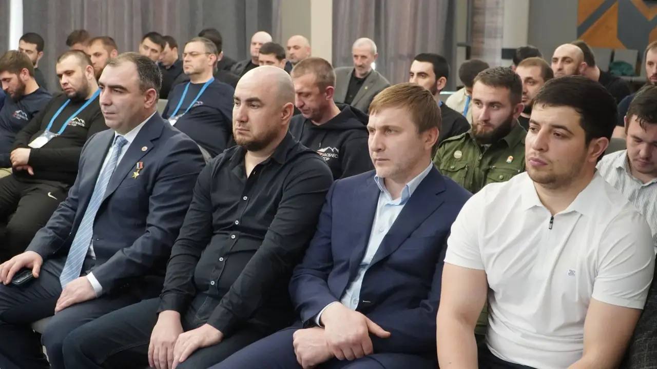 В Каспийске в рамках третьего модуля региональной программы поддержки участников СВО "Доблесть гор" – состоялась лекция на тему "Муниципальное управление: от теории к практике" с целью наладить эффективное взаимодействие... В Каспийске в рамках третьего модуля региональной программы поддержки участников СВО "Доблесть гор" – состоялась лекция на тему "Муниципальное управление: от теории к практике" с целью наладить эффективное взаимодействие...