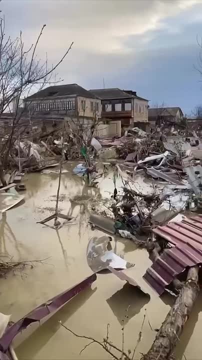 Шесть человек погибло и 6 тысяч остались без крова: причины катастрофы в Дагестане