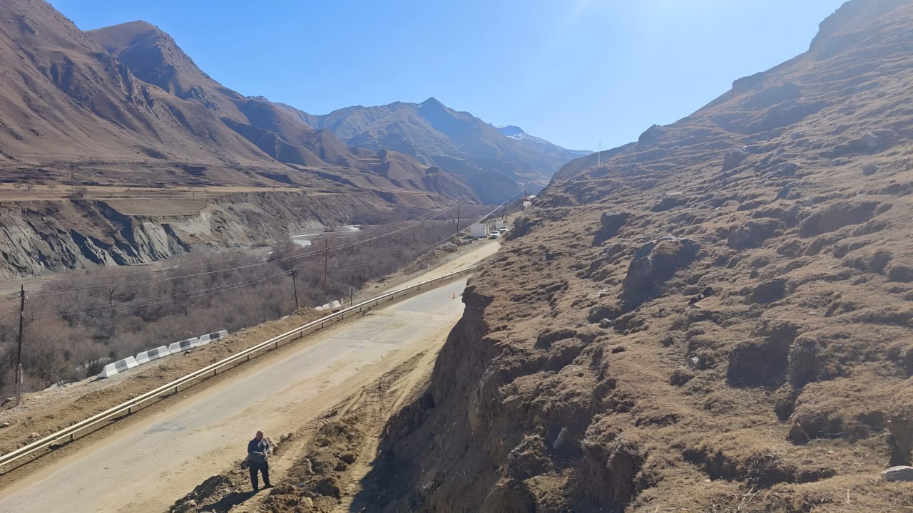Ремонт дороги по нацпроекту сделает достопримечательности Лакского района доступнее Ремонт дороги по нацпроекту сделает достопримечательности Лакского района доступнее