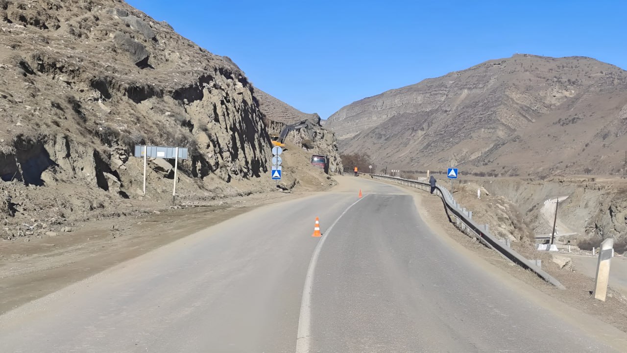 Ремонт дороги по нацпроекту сделает достопримечательности Лакского района доступнее Ремонт дороги по нацпроекту сделает достопримечательности Лакского района доступнее